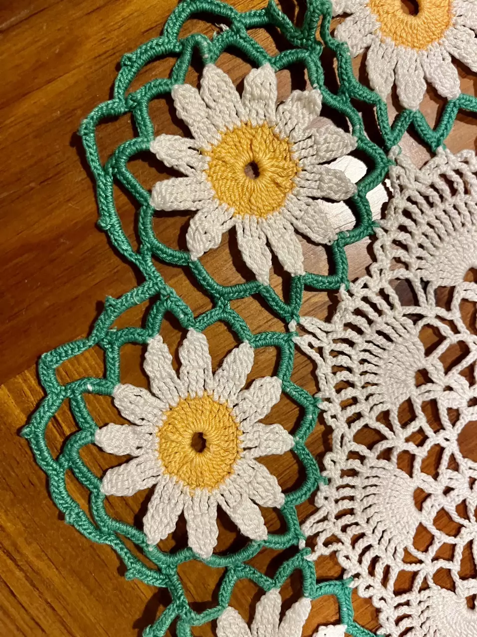 plant/vintage crochet sunflower daisys-1