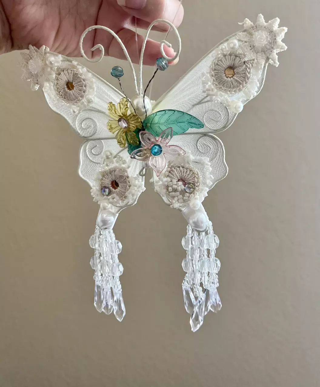 plant/butterfly ornament-0
