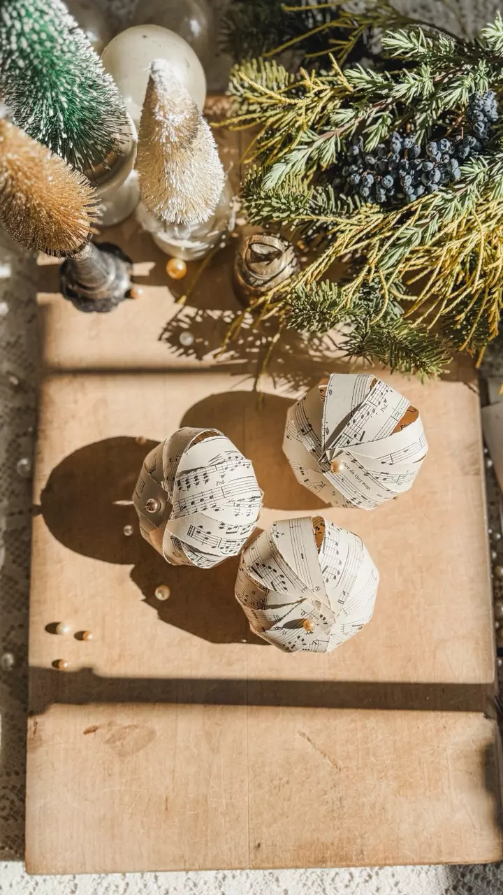 plant/FOUR heirloom paper ornaments-0