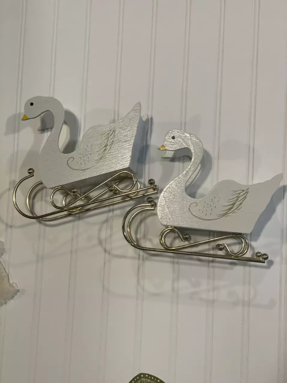 plant/Wodden Swan Sleighs-0