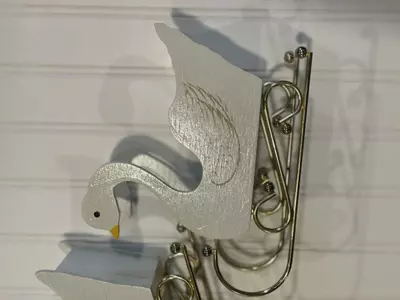 plant/Wodden Swan Sleighs-1-thumbnail