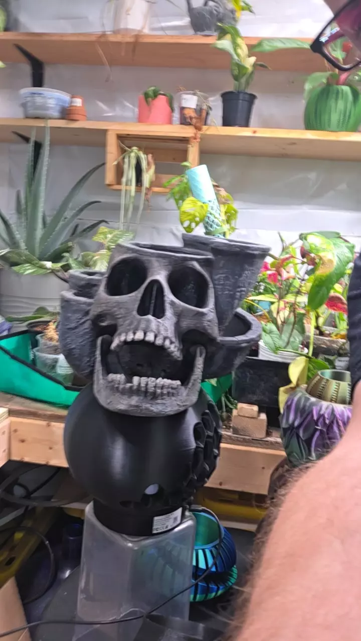 plant/XL skull tower planter-0