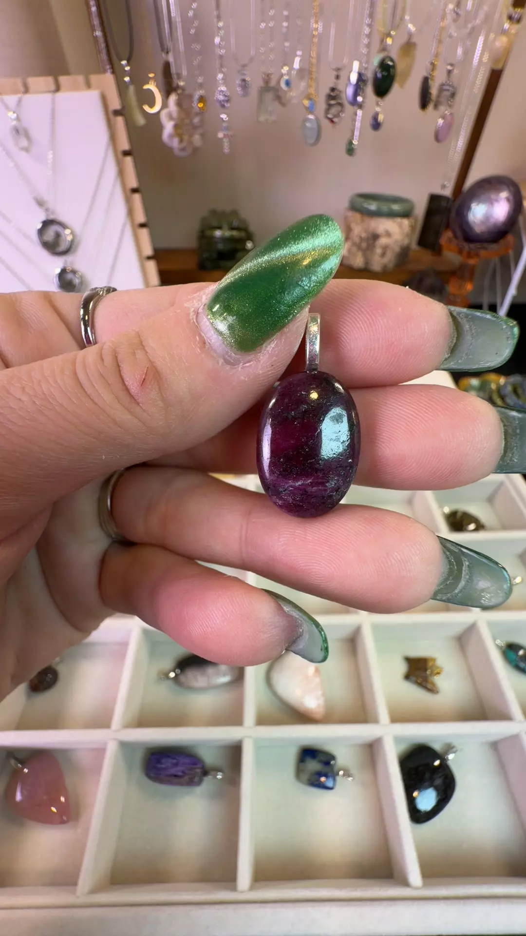 plant/ruby pendant-0