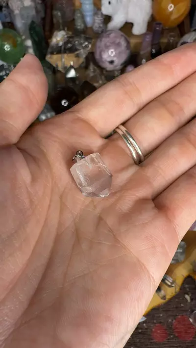 plant/Pink lithium pendant 30-0-thumbnail