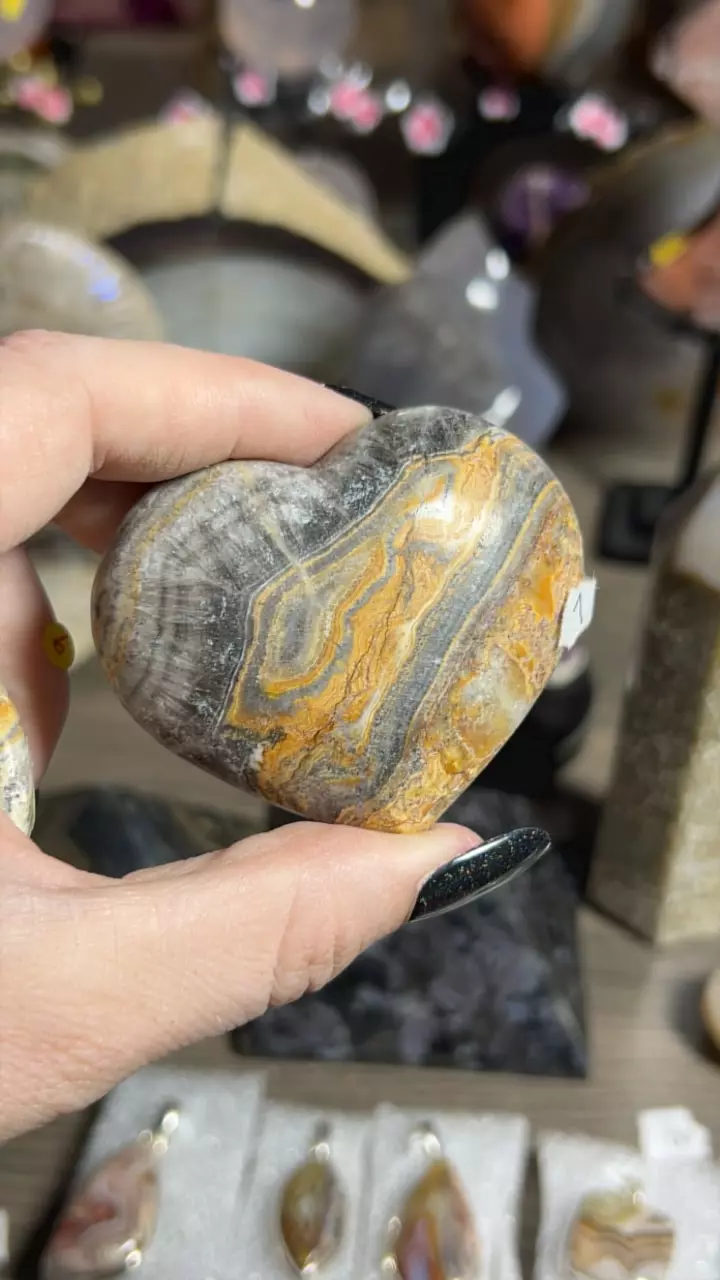 plant/Bumblebee Jasper Heart-0