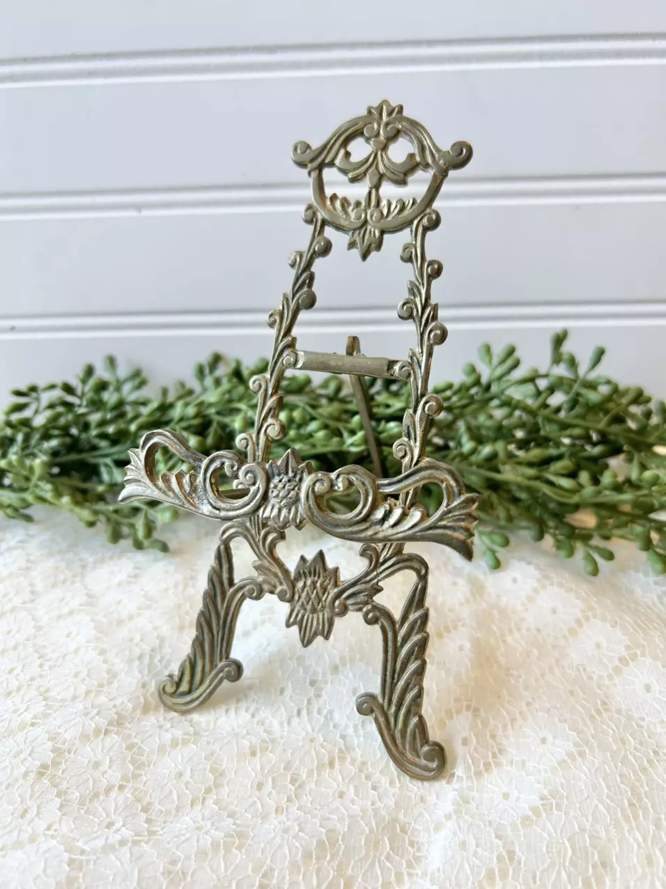 plant/solid brass easel-0