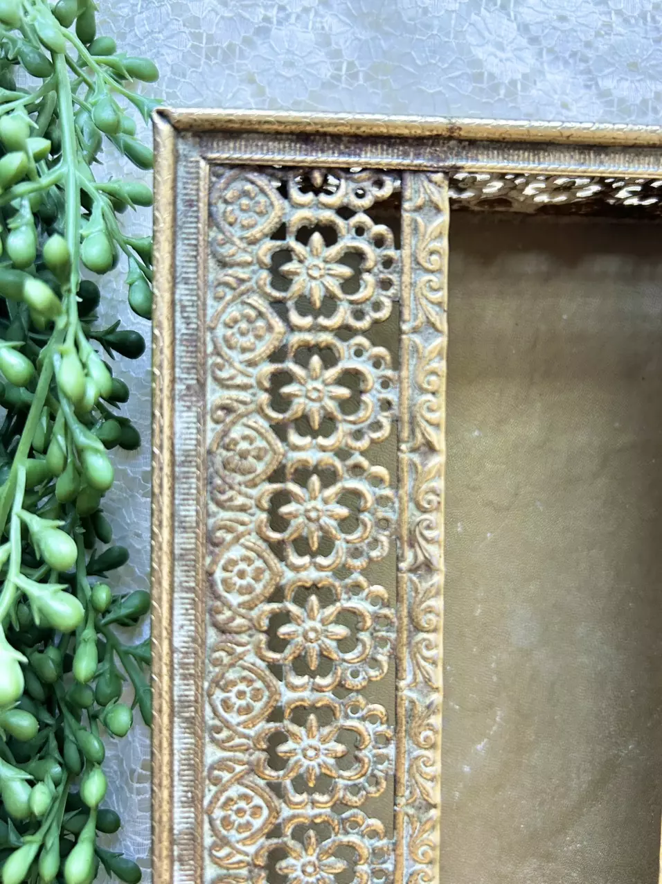 plant/Gold Filigree Tissue Kleenex Box Cover Floral Hollywood Regency Lidded-1