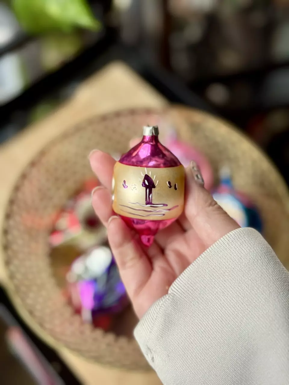 plant/Pink indent ornament-1