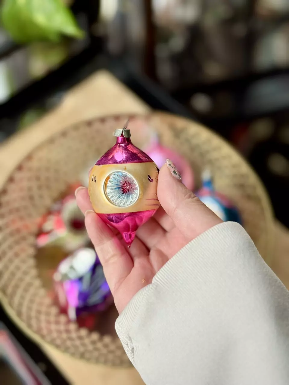 plant/Pink indent ornament-0