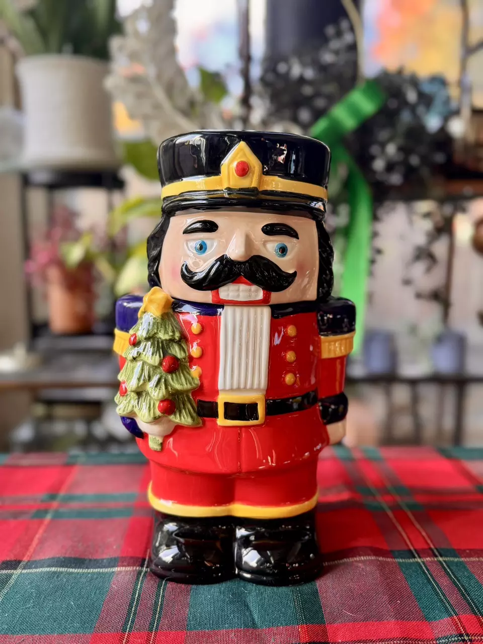plant/Nutcracker cookie jar-0