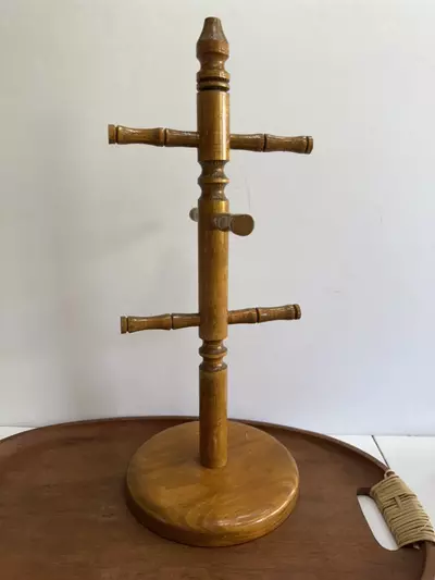 plant/wooden mug rack-0-thumbnail