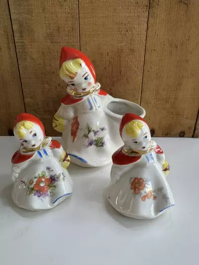 plant/Little Red Ridding Hood Salt and pepper and open sugar set Hull Pottery-0-thumbnail