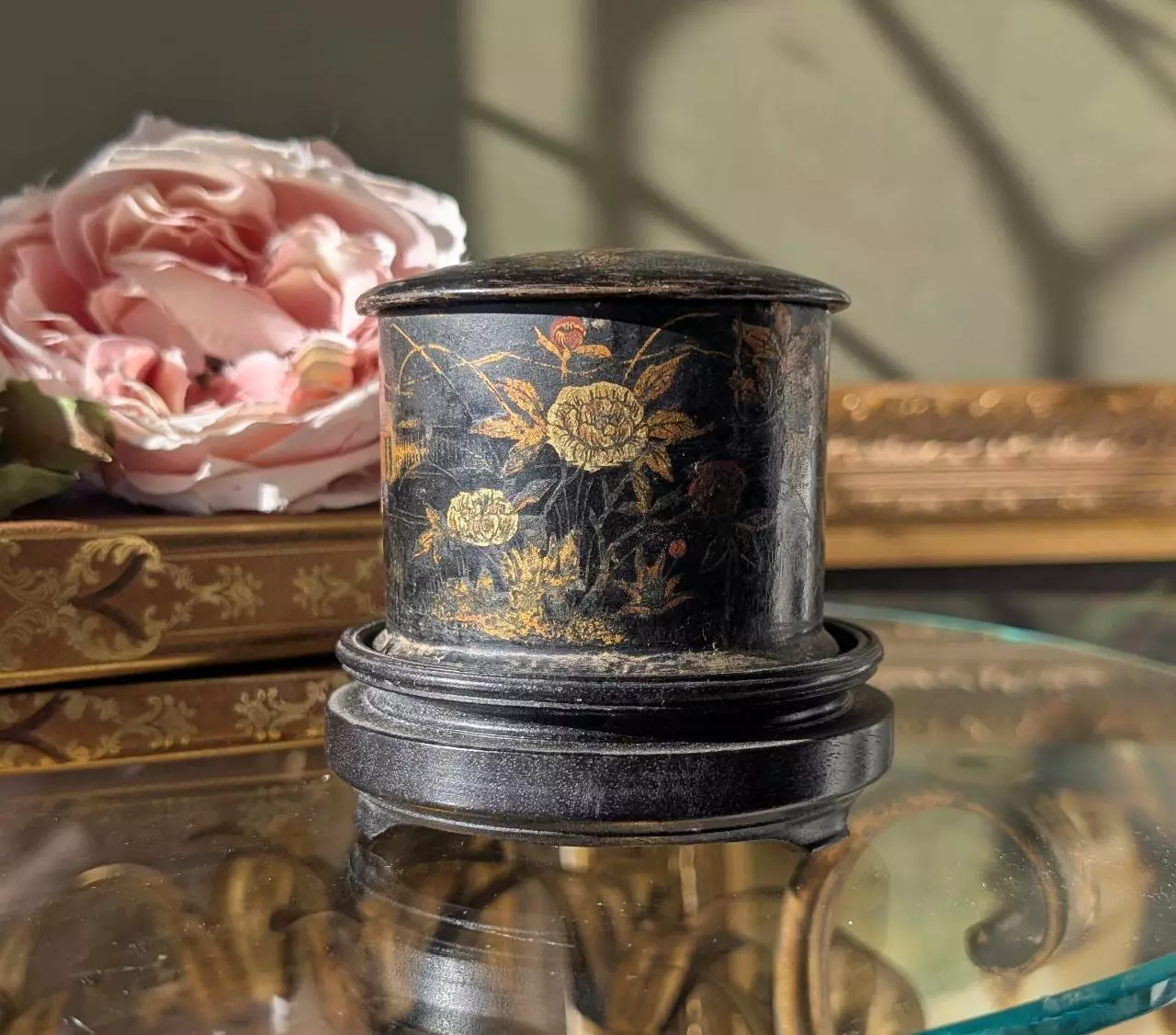 plant/Antique English Chinoiserie Laquered box-0