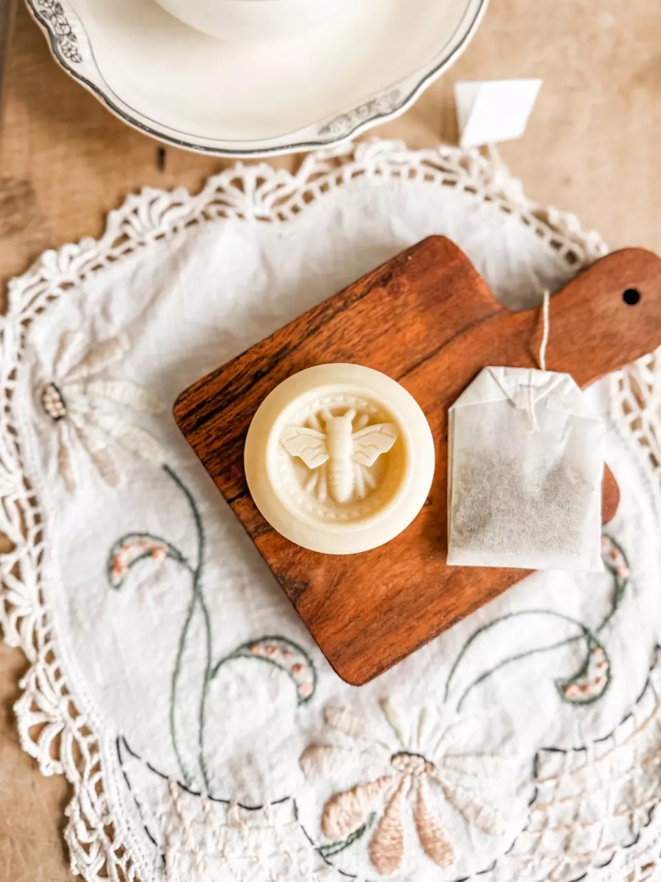 plant/White Tea scented Butter Bar: Hard lotion in travel tin-0