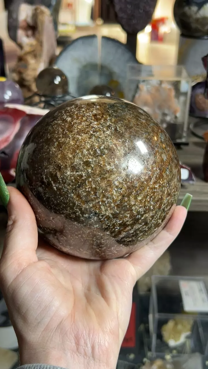 plant/Garnet Sphere-0