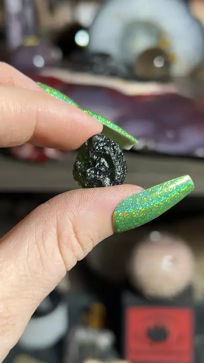 plant/Moldavite-0-thumbnail