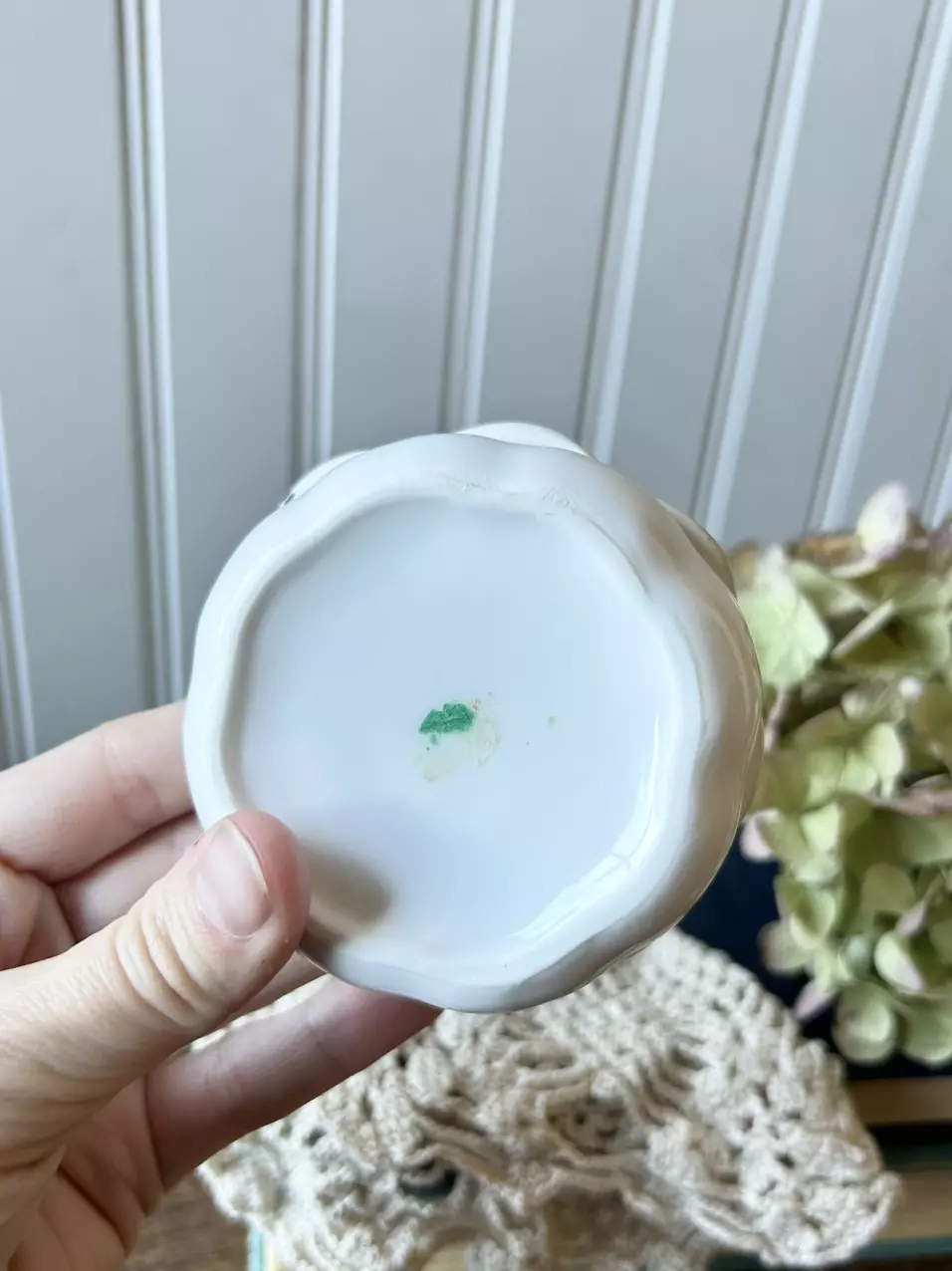 plant/Hand painted porcelain trinket box 3 1/2x 2-3