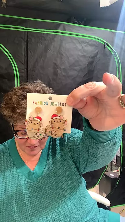 plant/earrings-0-thumbnail