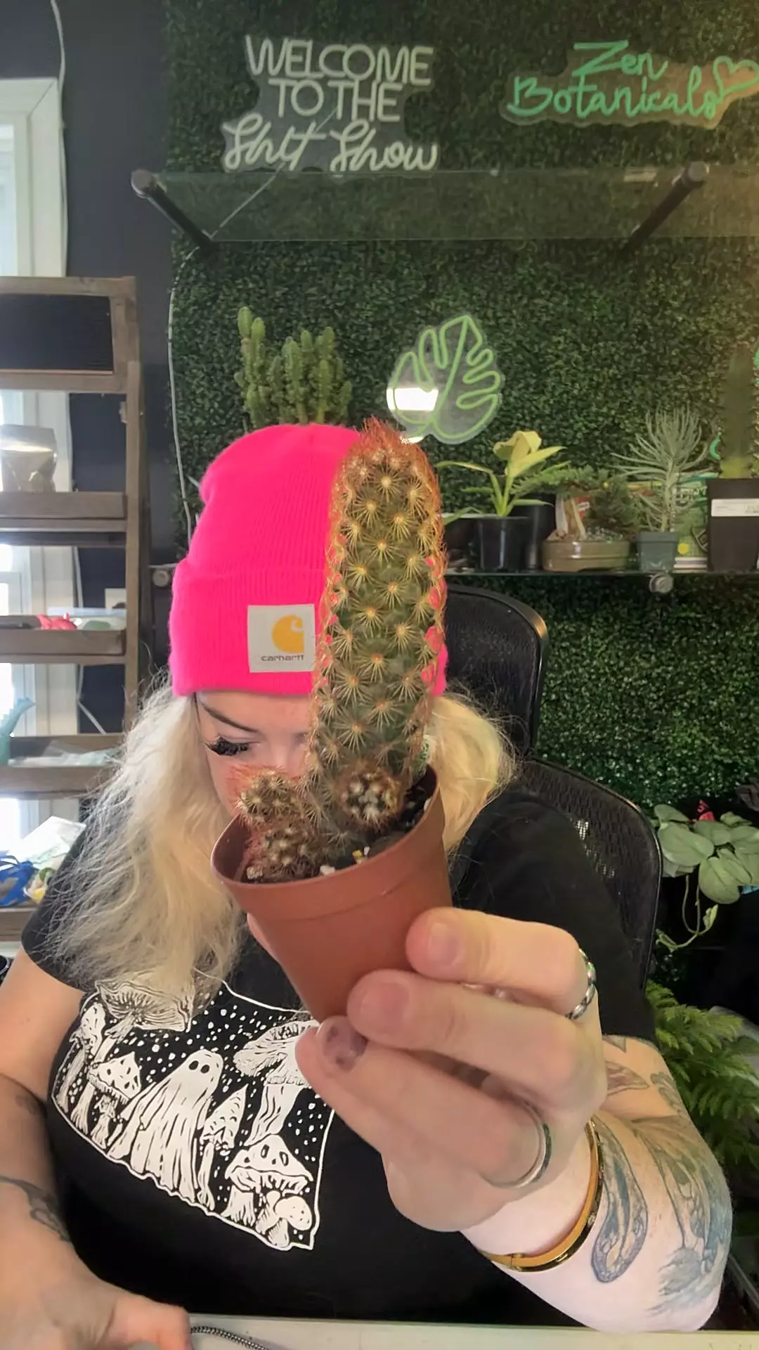 plant/red peanut cactus-0