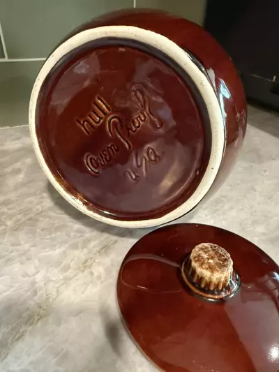 plant/Hull Pottery Bean Pot-1-thumbnail