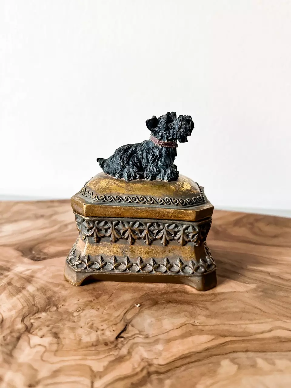 plant/Vintage dog trinket box-0