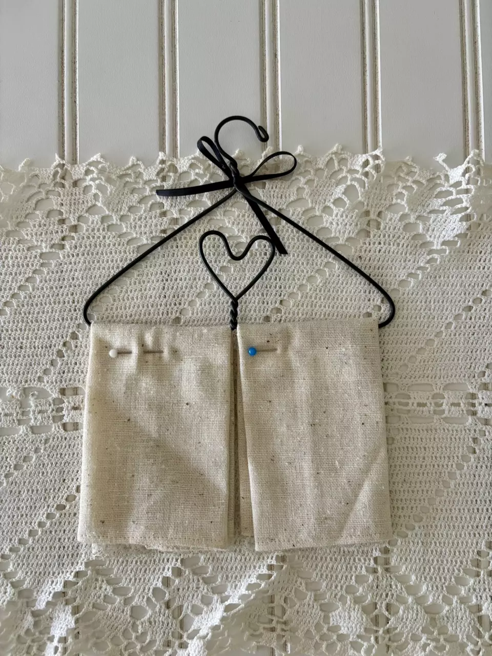 plant/Decorative linen-like wall hanging with horse-drawn buggy-3