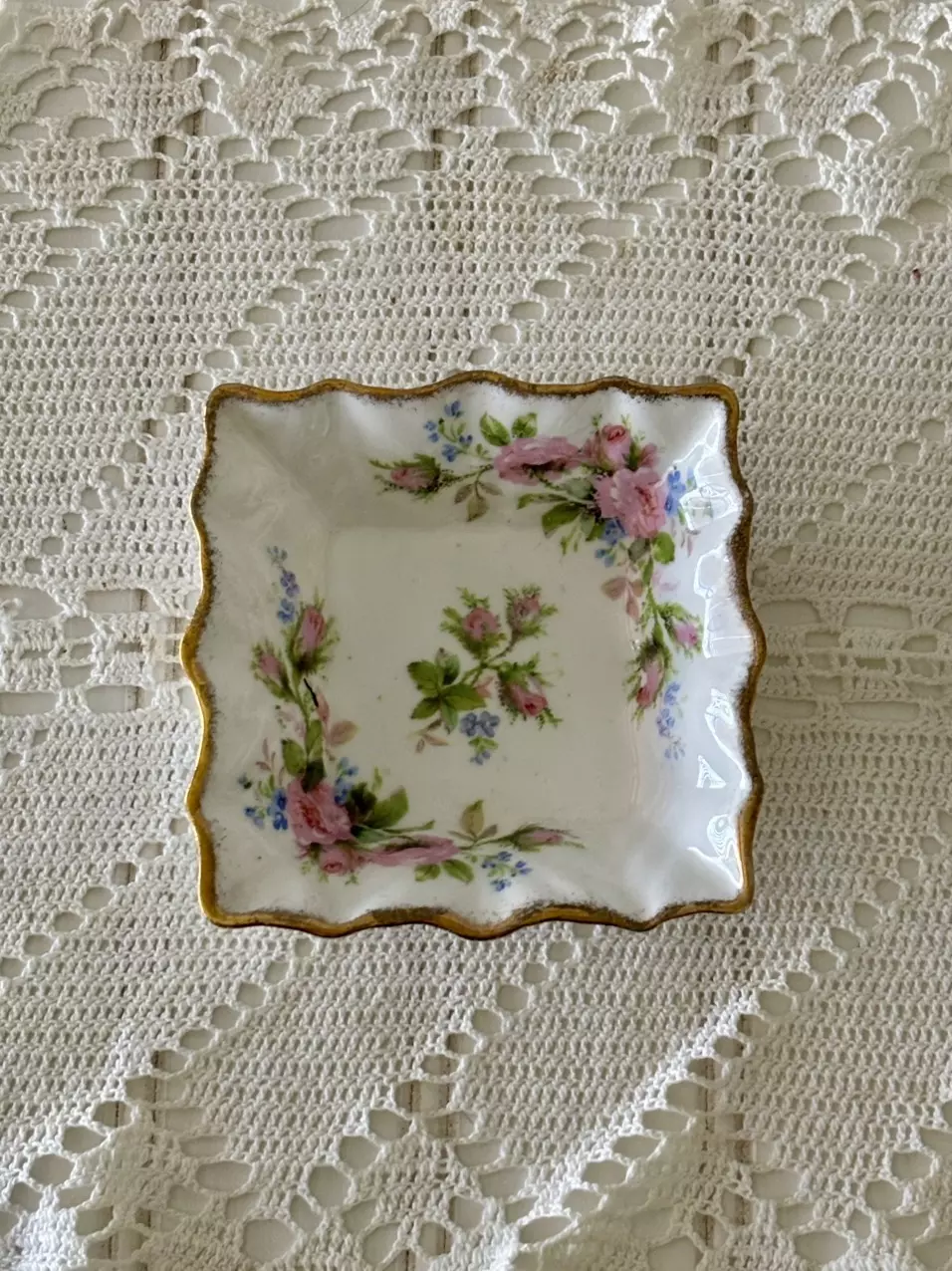 plant/Roslyn China 'Moss Rose' pattern porcelain trinket-0