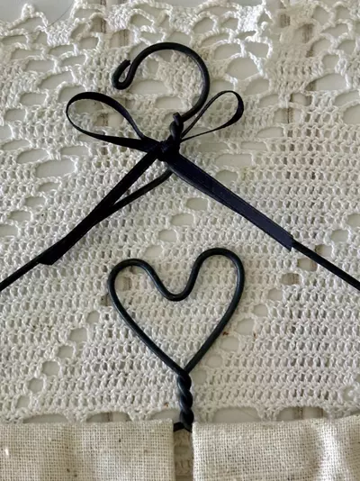 plant/Decorative linen-like wall hanging with horse-drawn buggy-2-thumbnail