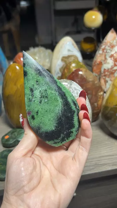 plant/Ruby Zoisite Tear-0-thumbnail