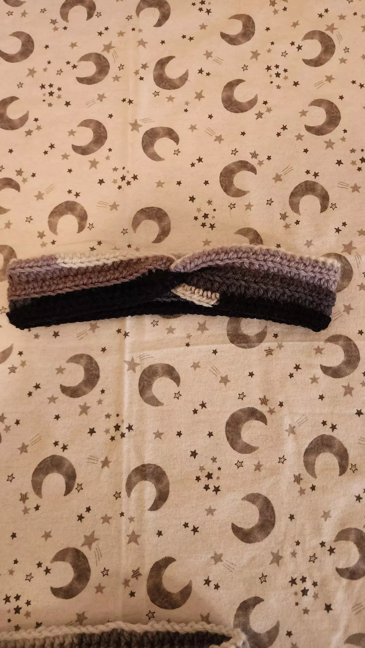 plant/black and gray headband-0