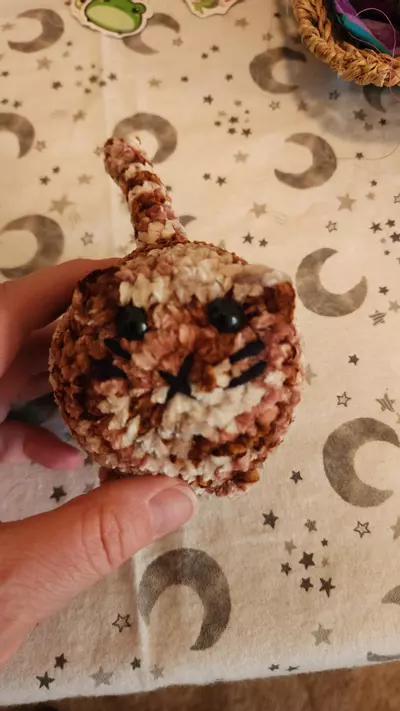 plant/Small Loaf Cat-0-thumbnail