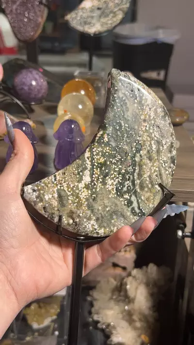 plant/OJ Moon Carving with Stand-0-thumbnail