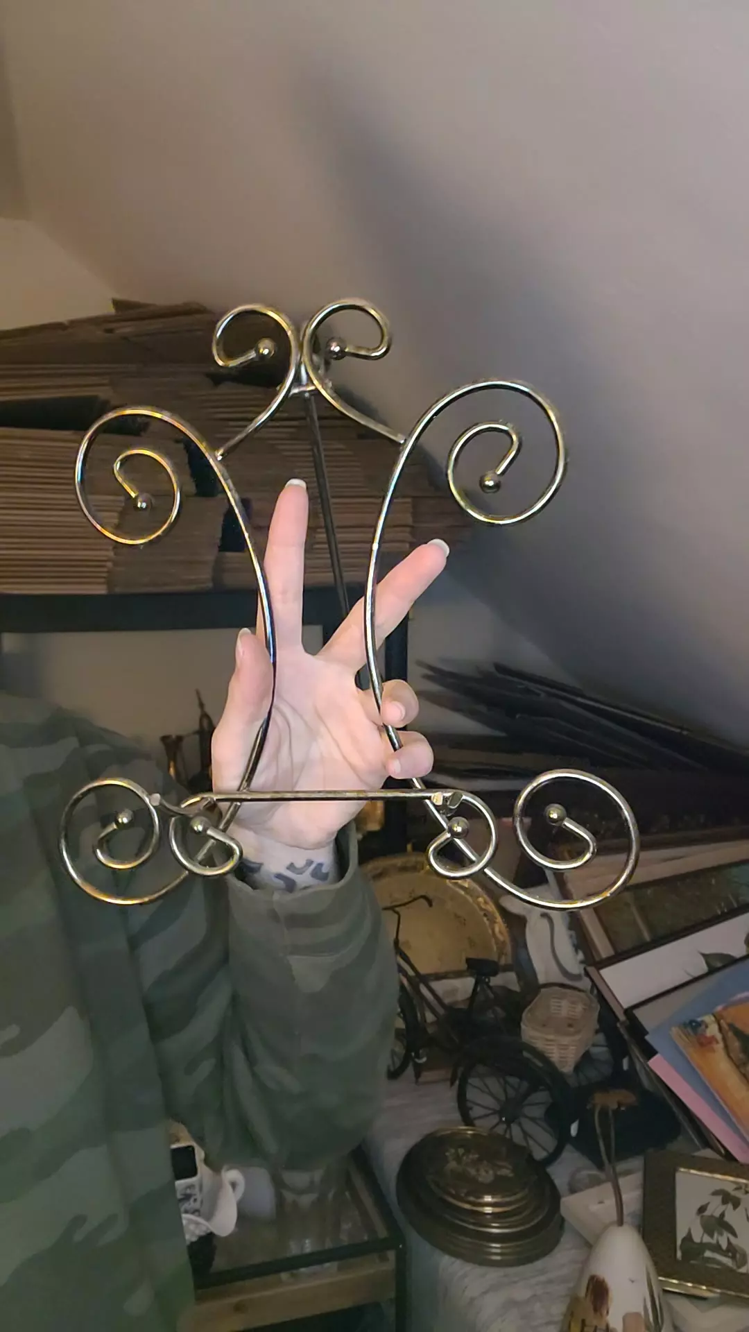 plant/brass plate easel-0