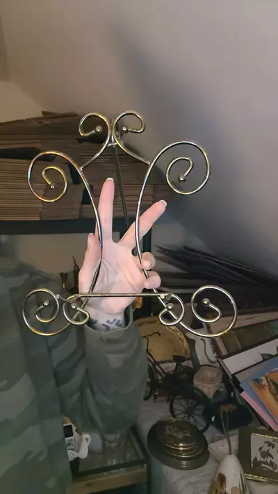 plant/brass plate easel-0-thumbnail