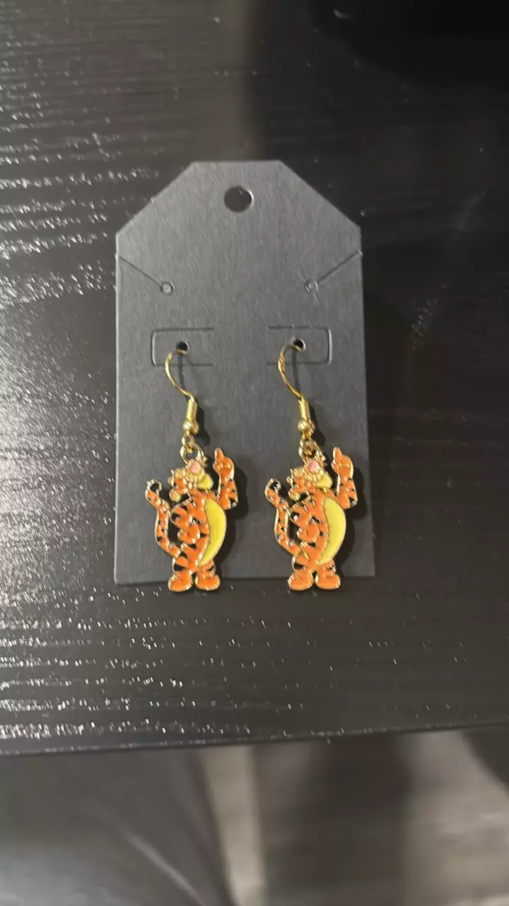 plant/Handcrafted Winnie the Pooh  Earrings-0