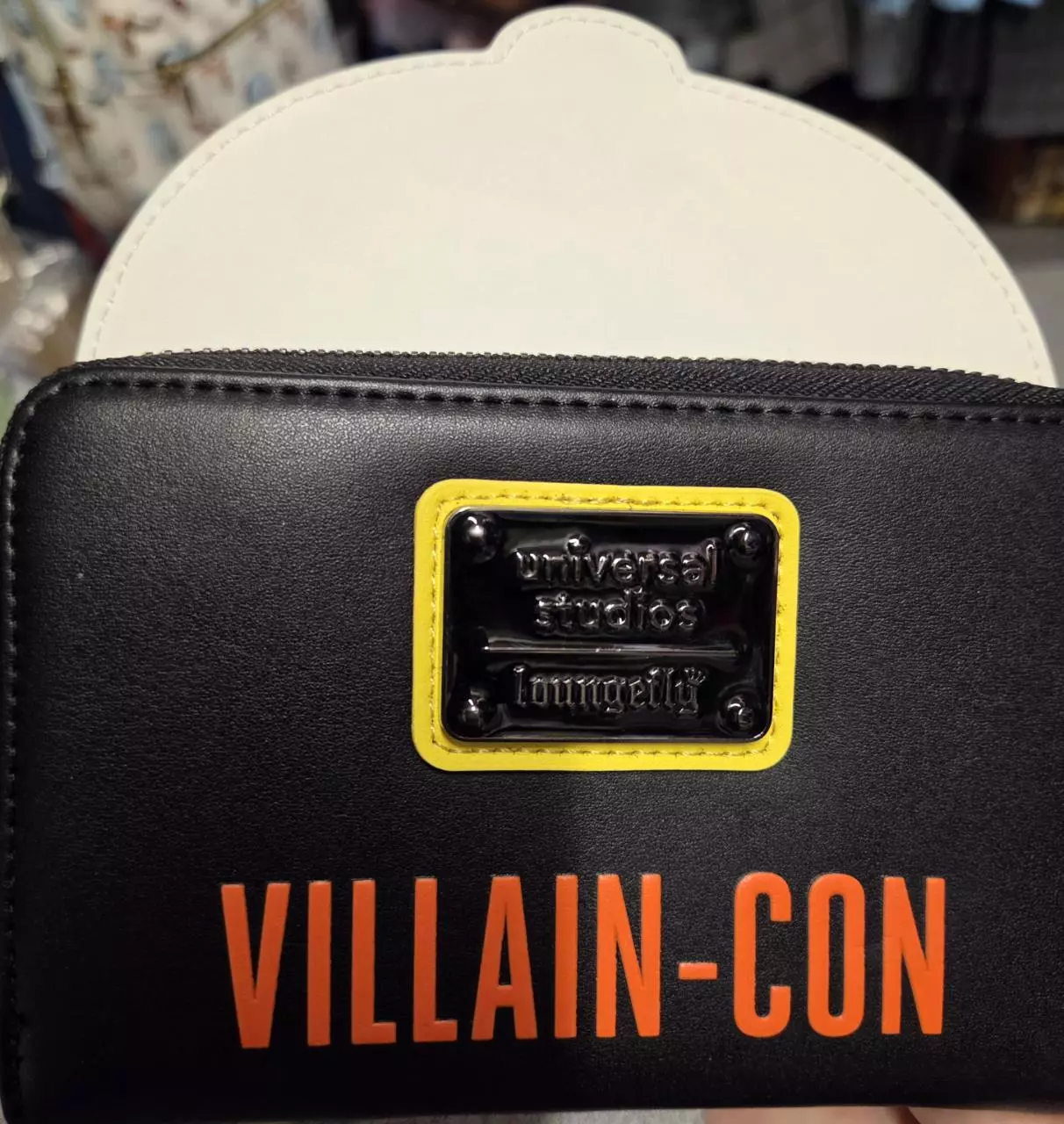 plant/HT Loungefly Minions Villian-Con BP-1