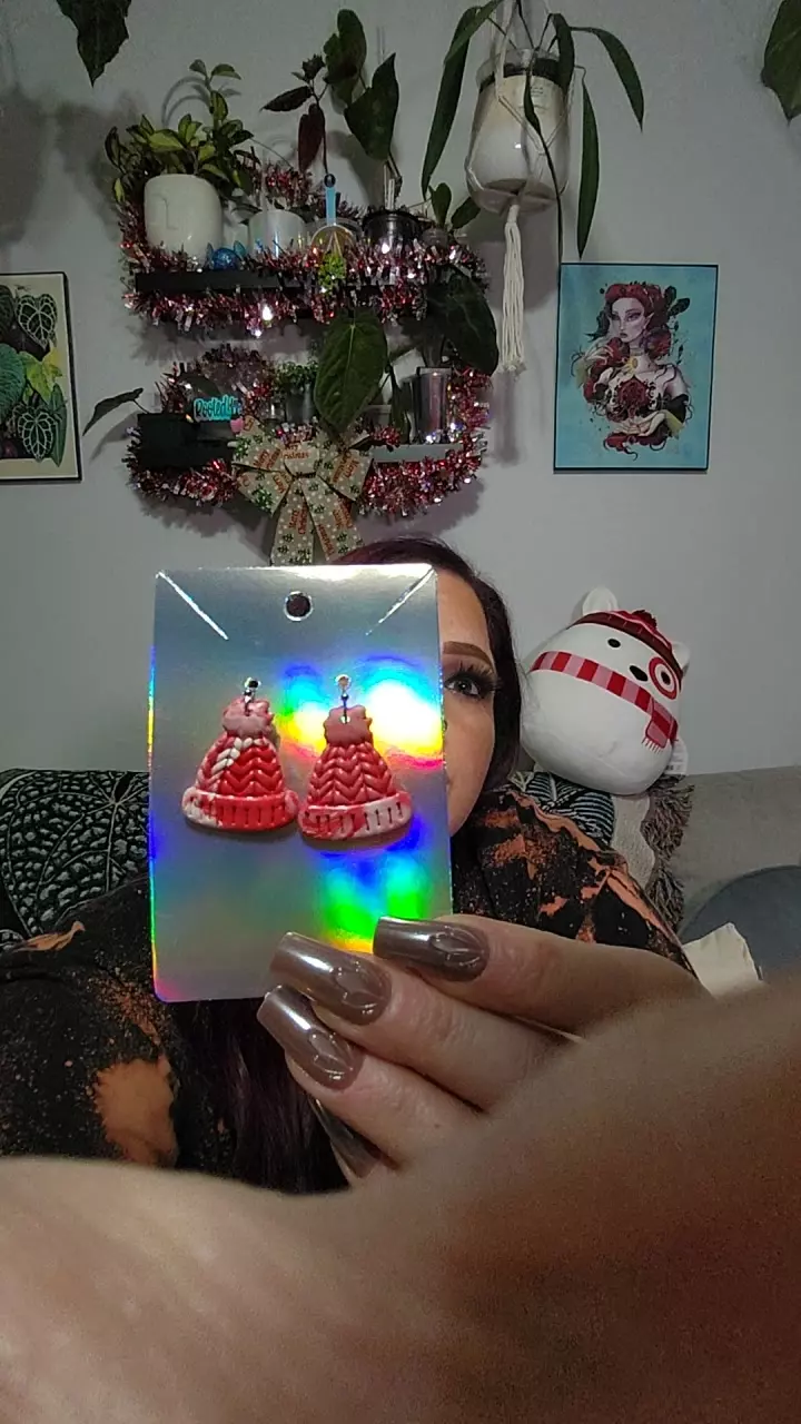 plant/CHRISTMAS BEANIE EARRINGS-0