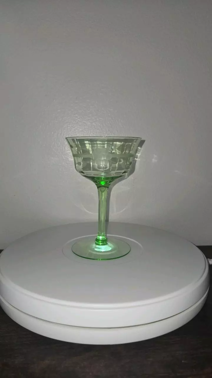 plant/Uranium Glass Cup-0