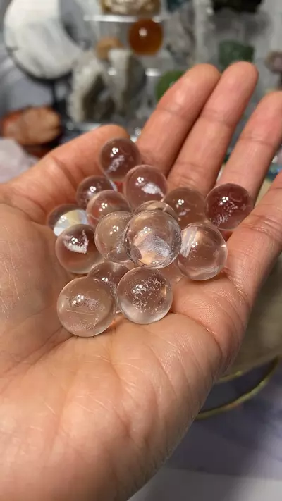 plant/1 Phantom Quartz sphere 15mm-0-thumbnail