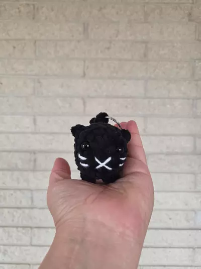 plant/MADE TO ORDER - Black LOAF cat Keychain-3-thumbnail