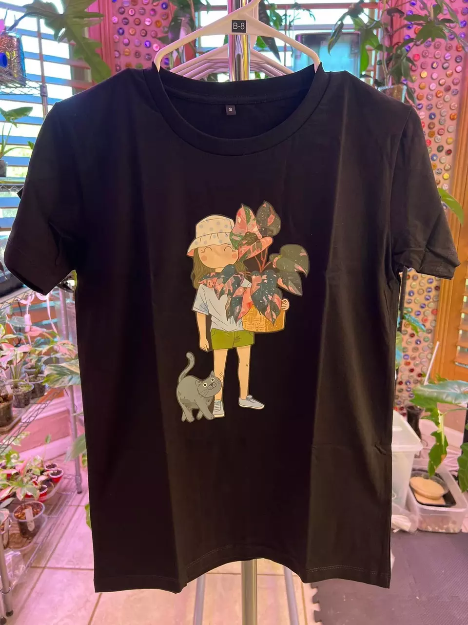 plant/Black 8 ( M )-0