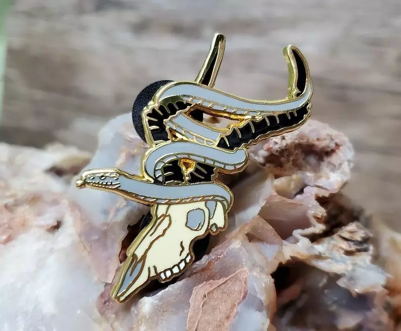 plant/Black Mamba Enamel Pin-0