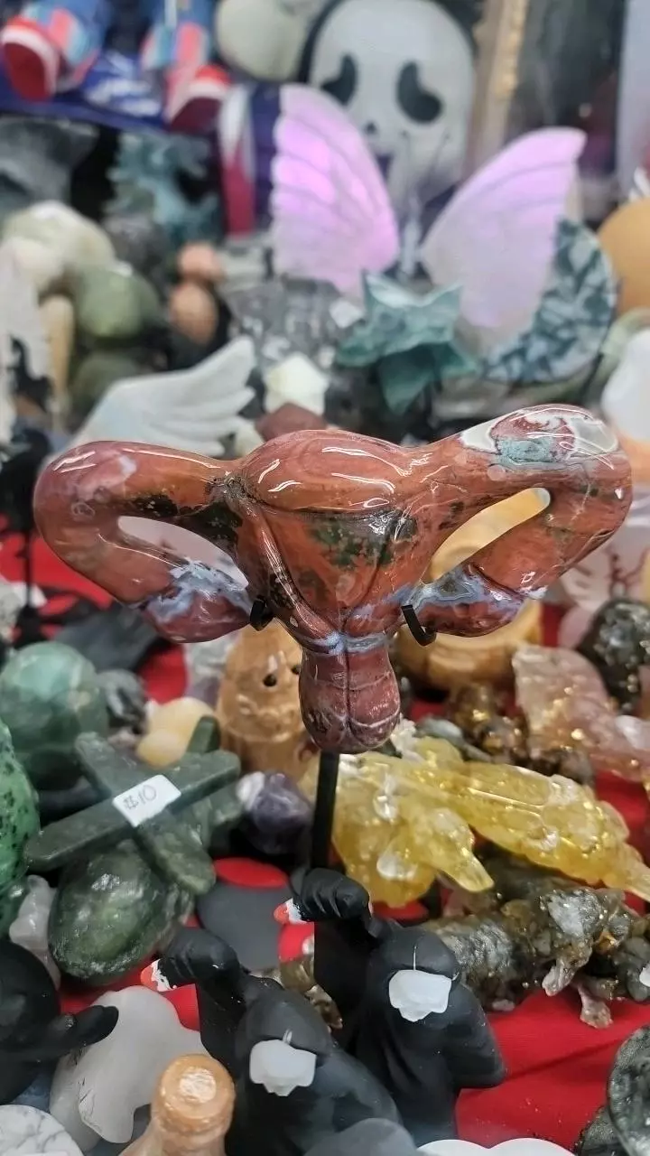 plant/Oj hand carved uterus-0