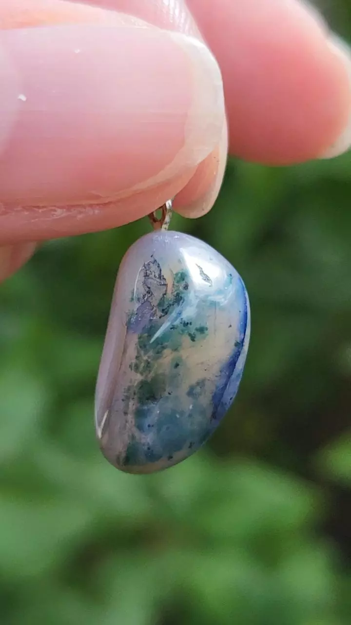 plant/Agate pendant (dyed blue)-0