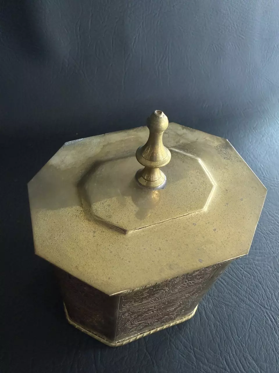 plant/Vintage Embossed Brass Tea Caddy Box with a Lid-1