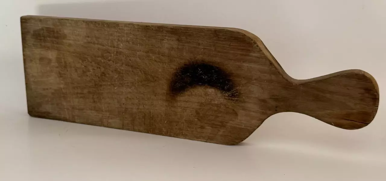 plant/Antique Wooden Cutting Board from Carpentras, France – 17 1/8" x 5 1/4" x 3/4"-0