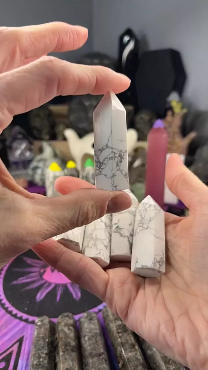 plant/Howlite Mandy Pick Tower-0