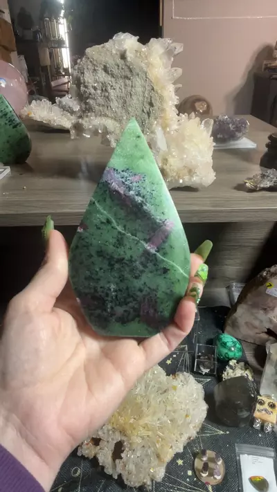 plant/Ruby Zoisite Tear-0-thumbnail