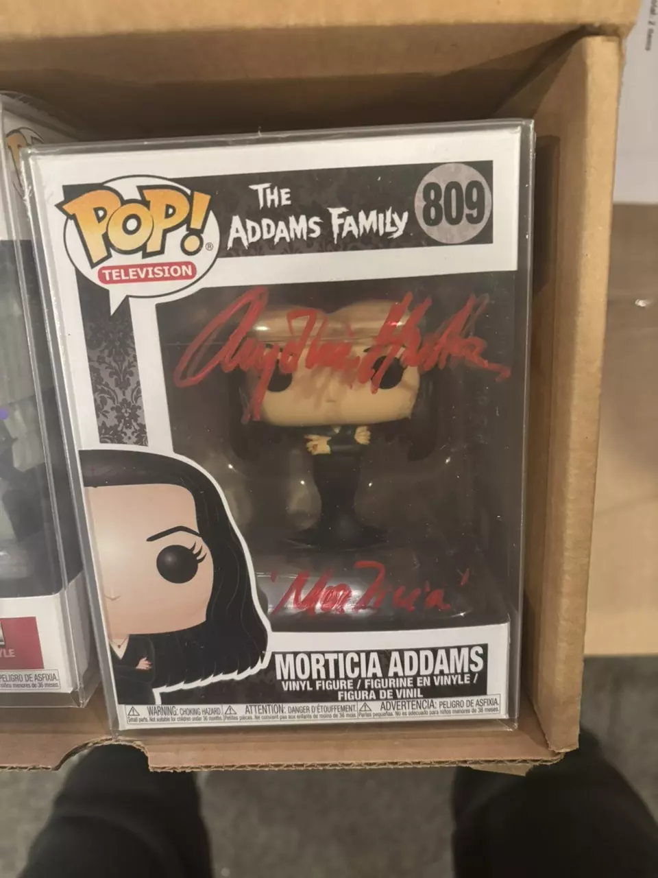 plant/Angelica Houston Signed Morticia Addams Funko POP-0