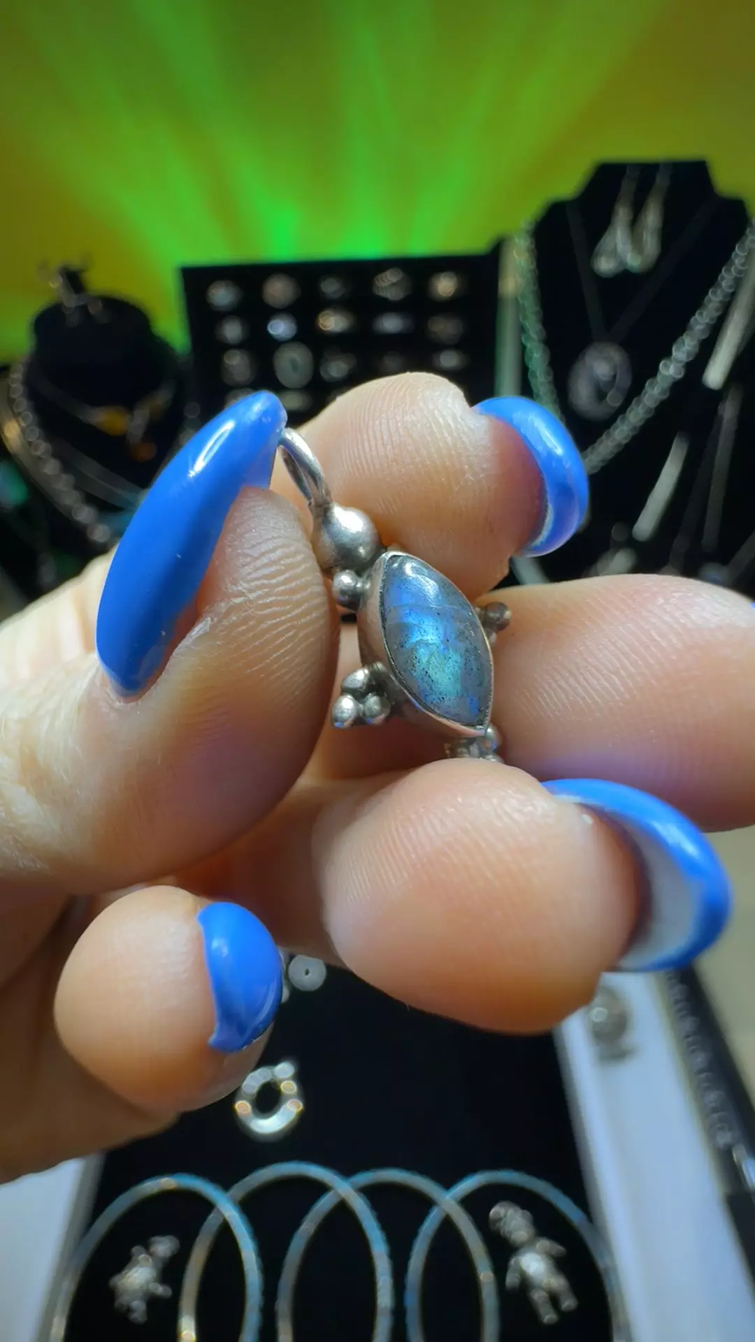 plant/Blue flash labradorite sterling silver pendant-0